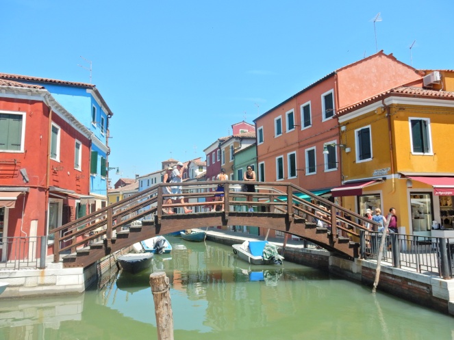 Burano Italy, Burano, Italian Village, Italian Towns, Charming European Towns, Colorful Homes, Colorful Towns, Colorful Houses, Visit Burano, Visit Venice, DK Eyewitness, Top 10 Venice, Must see in Burano, Venice Day Trips, What to do in Venice, What to do in Burano, Sarah In Style, Sarah Meyer, Blogger Travel tips, Italy travel tips, where to go in Italy, what to see in Italy, exploring Italy, off the beaten path in Italy, Italian fishing villages, most charming town, handmade lace, lace making, Italian craftsmanship